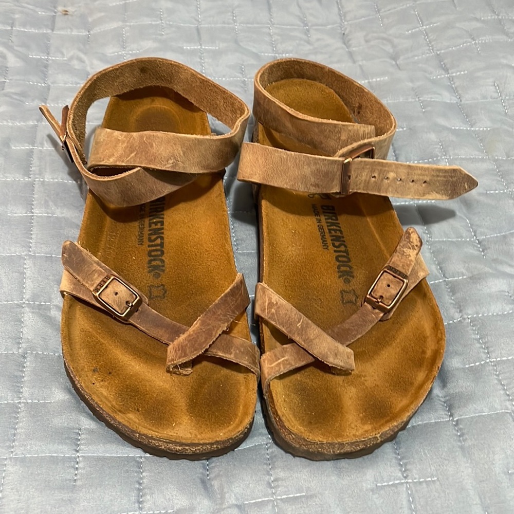 Birkenstock sandals that wrap around the ankle